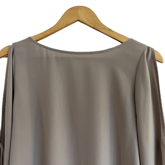 Wilfred tie sleeve blouse in grey, exposed shoulder size M excellent condition - Picture 4 of 9